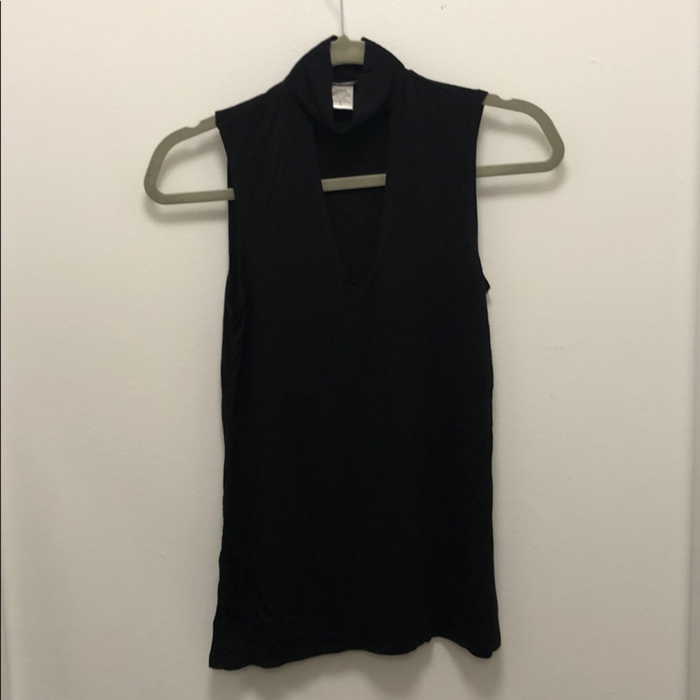 Black key hole tank top S